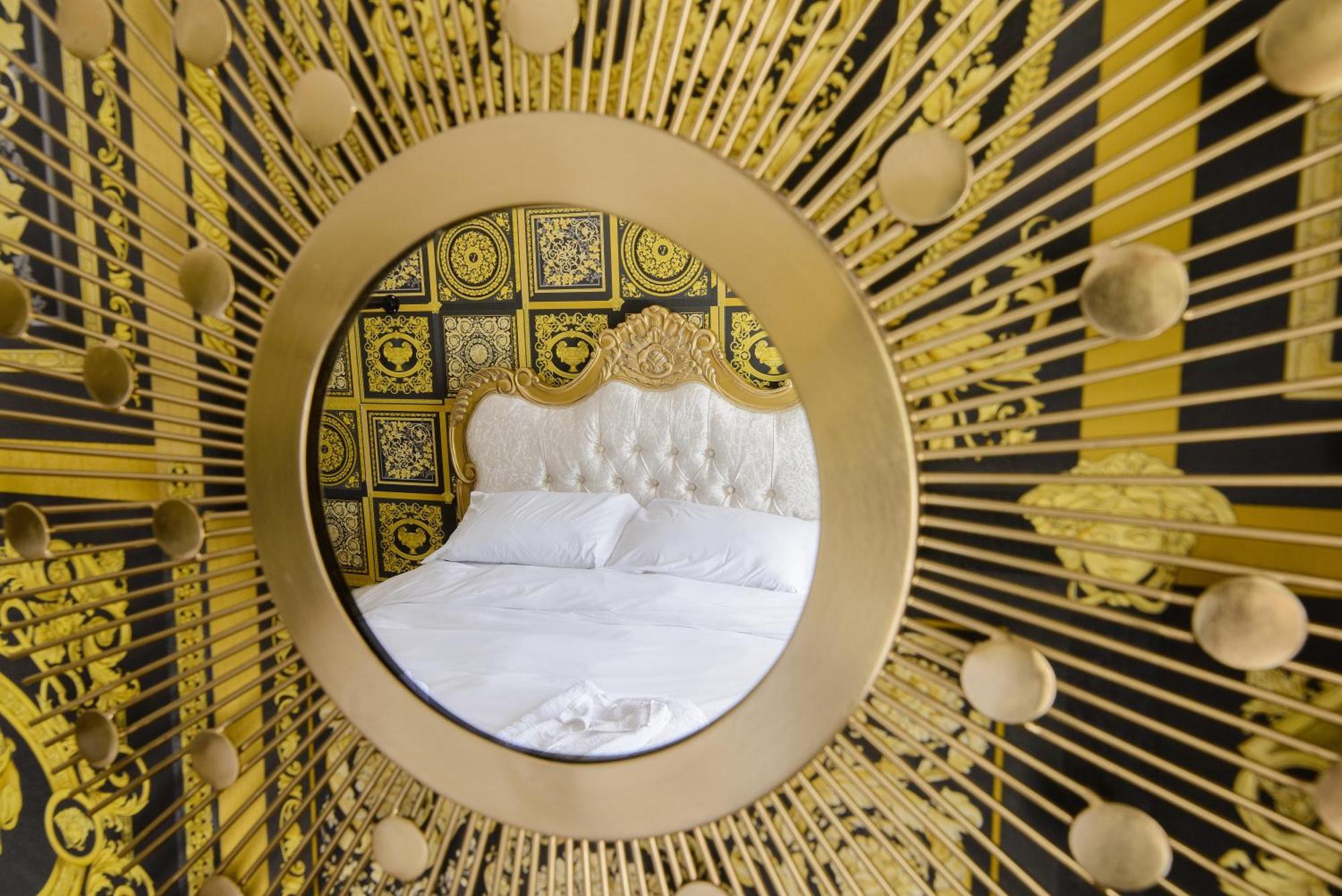 Deluxe 4 Or 5 Bed House With Hot Tub, Cinema Room Sleeps 15 แซฟฟรอนวอลเดน ภายนอก รูปภาพ