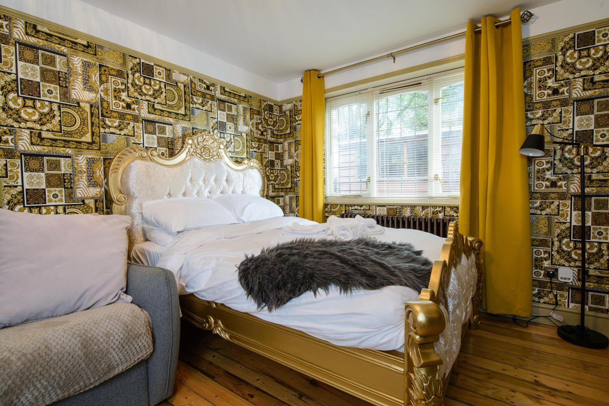 Deluxe 4 Or 5 Bed House With Hot Tub, Cinema Room Sleeps 15 แซฟฟรอนวอลเดน ภายนอก รูปภาพ
